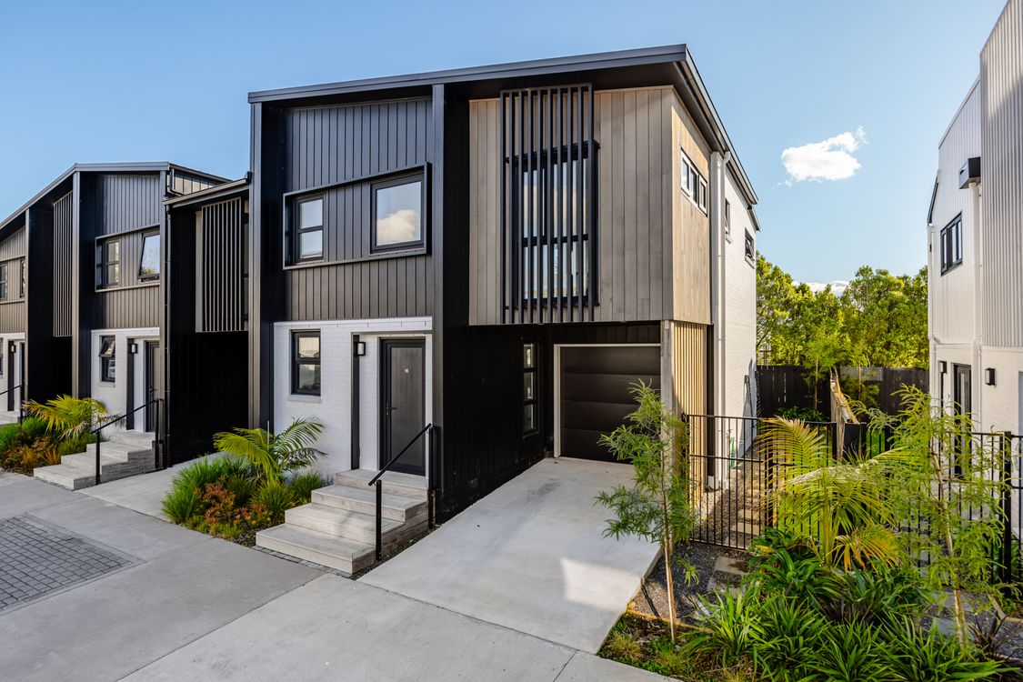Image 1 - Property for sale - 15 Kaaramuramu Lane, Mangere Bridge, NZ 2022