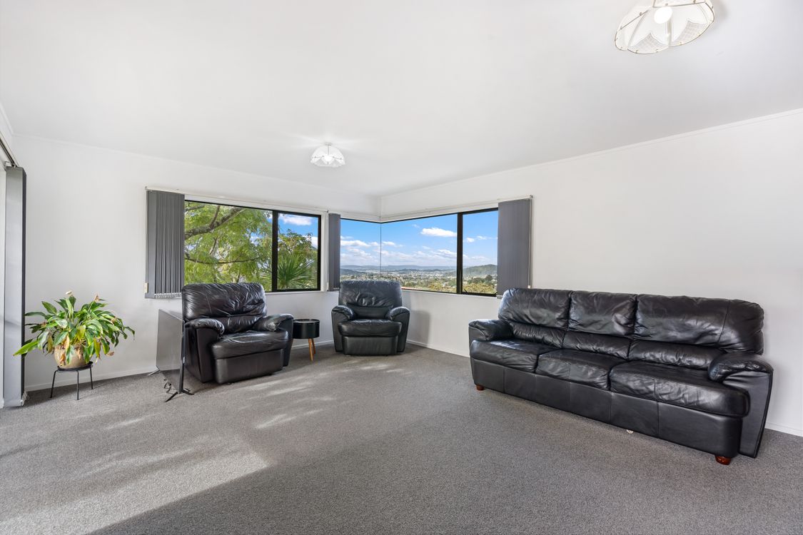 Image 1 - Property for sale - 5 Greenview Way, Kamo, NZ 0112