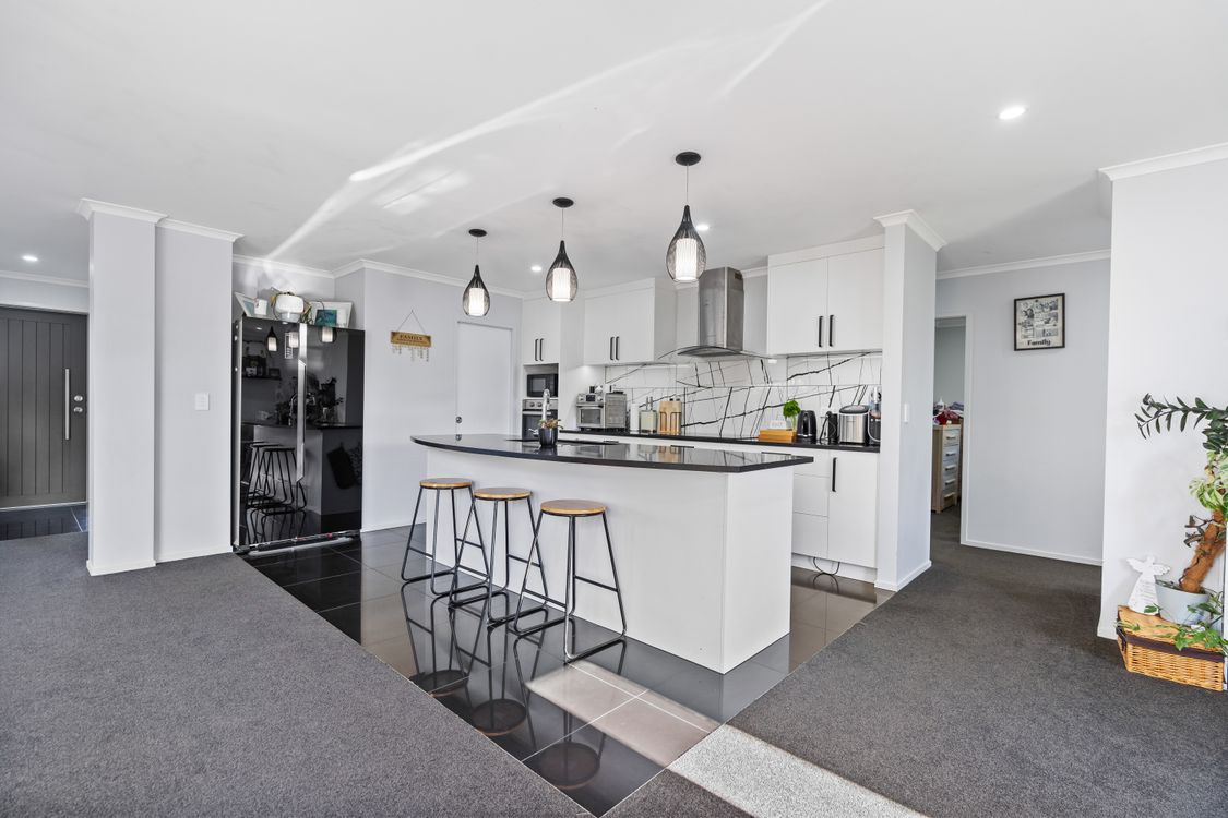 Image 1 - Property for sale - 4 Sumner Place, Te Kamo, NZ 0112