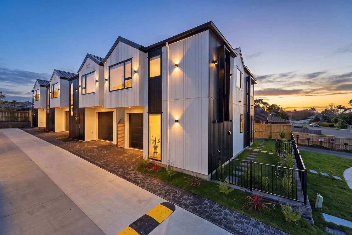 Image 1 - Property for sale - 3/31 Booralee Avenue, Botany Downs, NZ 2010