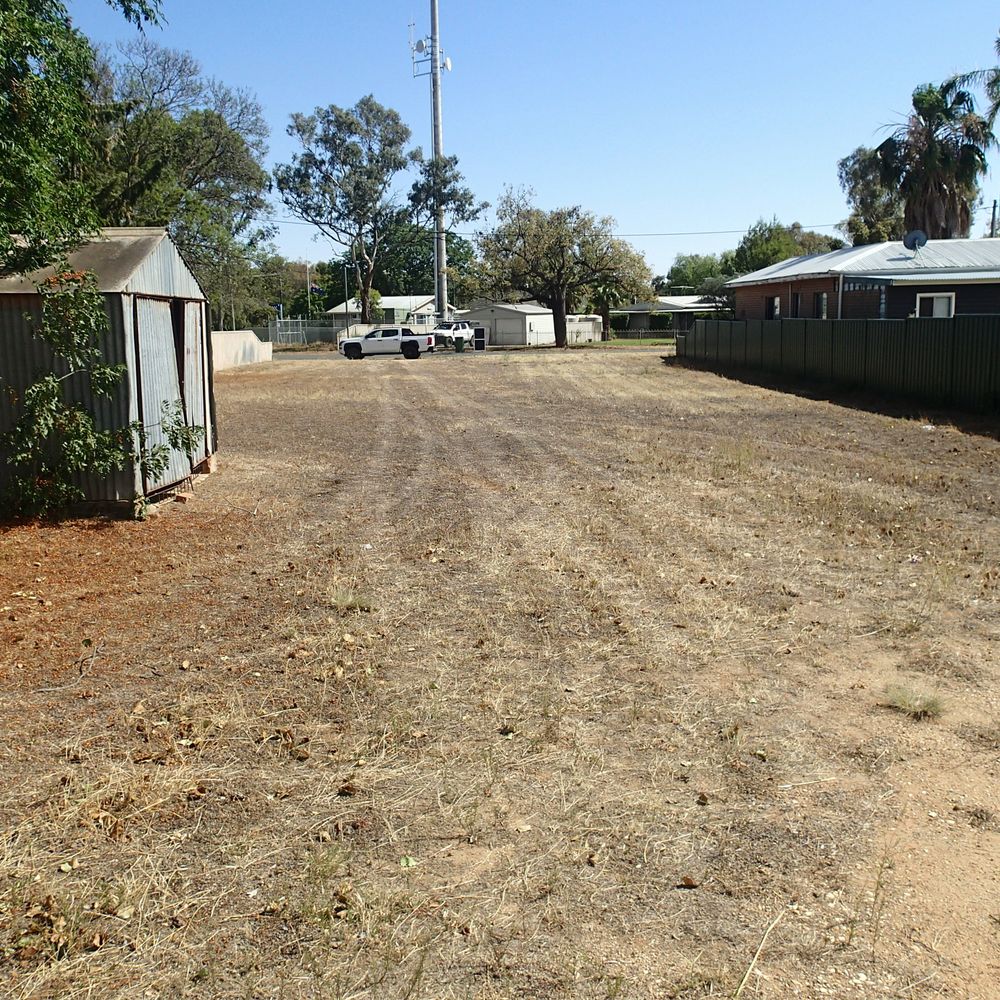 Image 1 - Property for sale - 5 Young Street, OAKLANDS, NSW 2646