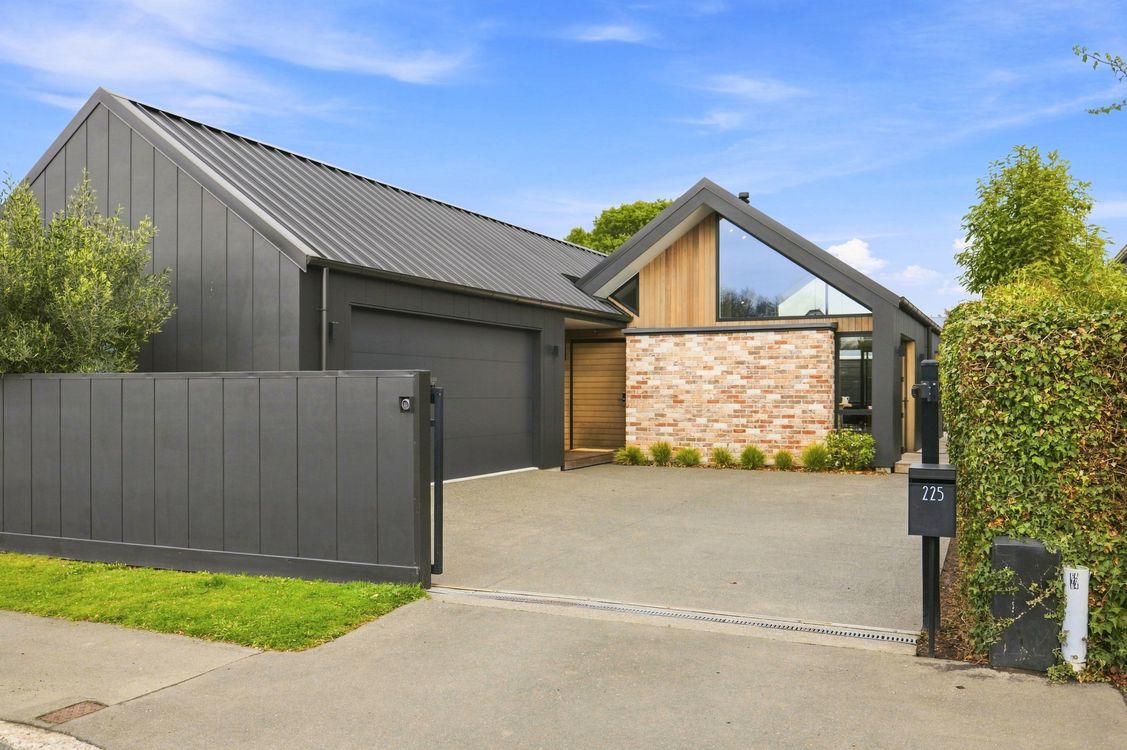 Image 1 - Property for sale - 225 Springfield Road, St Albans, NZ 8014