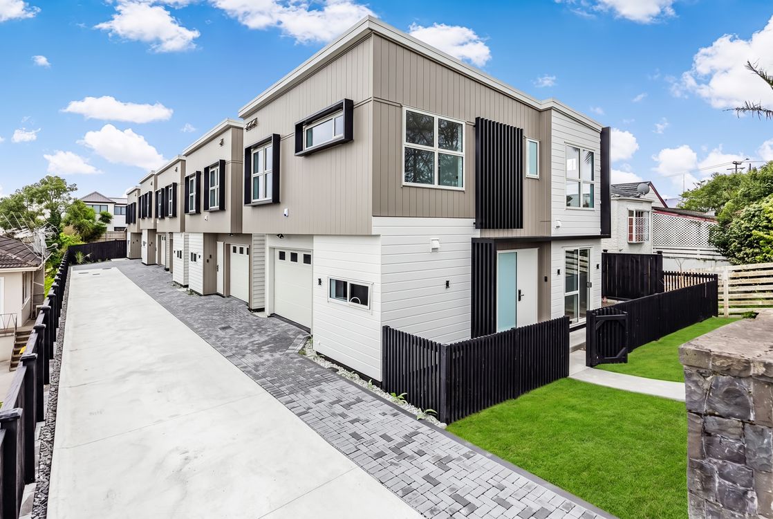 Image 1 - Property for sale - 1/233 Great South Road, Manurewa, NZ 2102