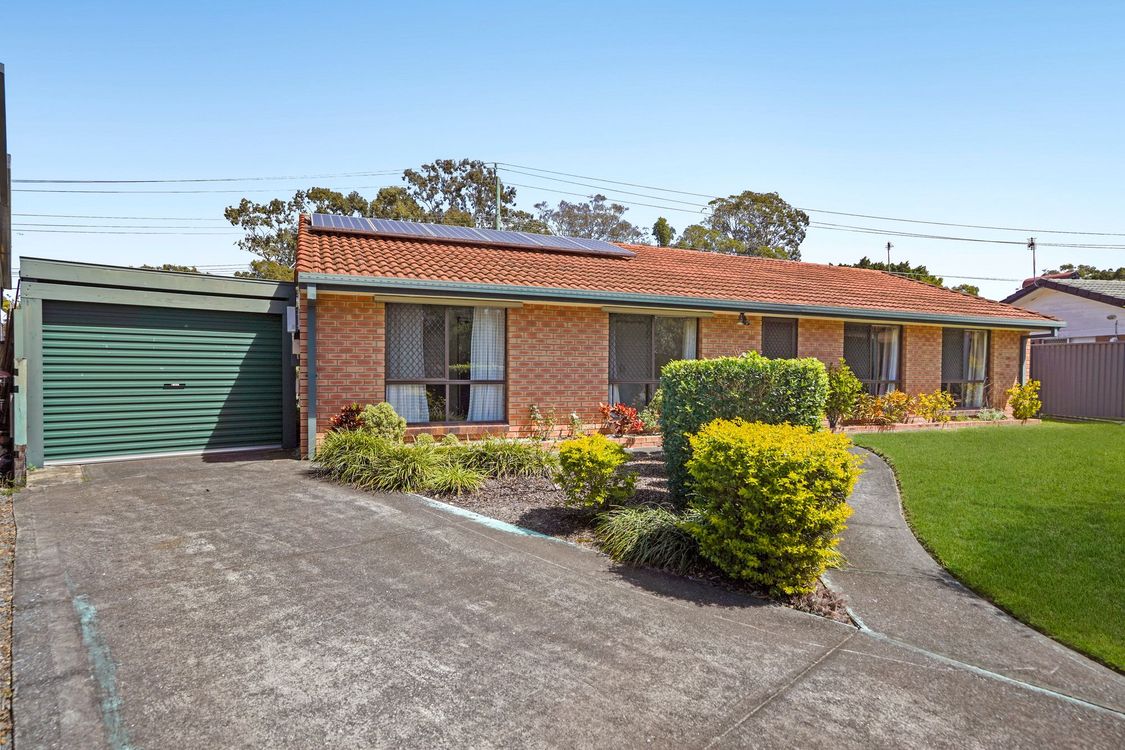 Image 1 - Property for sale - 4 Canterbury Chase, ASHMORE, QLD 4214