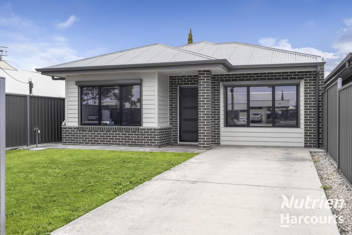 Image 1 - Property for sale - 96 Eighteenth Street, RENMARK, SA 5341